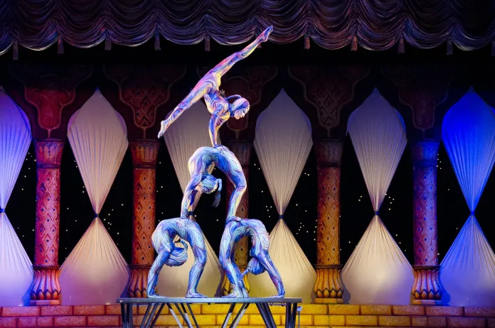 Acrobats 412011 1280