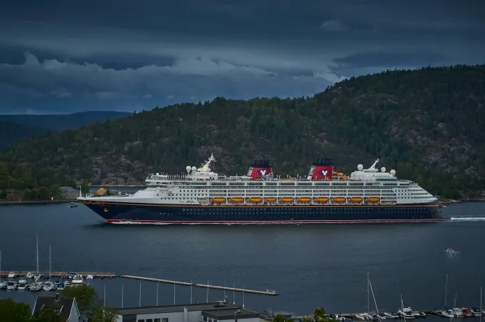 Disney cruise ship