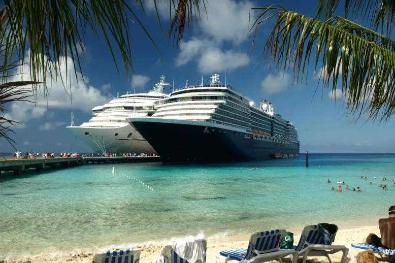 2 cruise ships