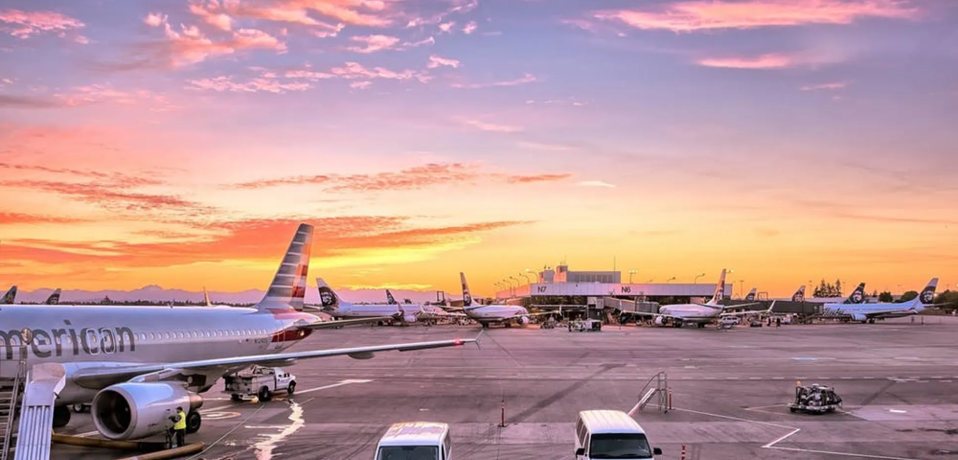 Airport airplanes gates flight line 163771