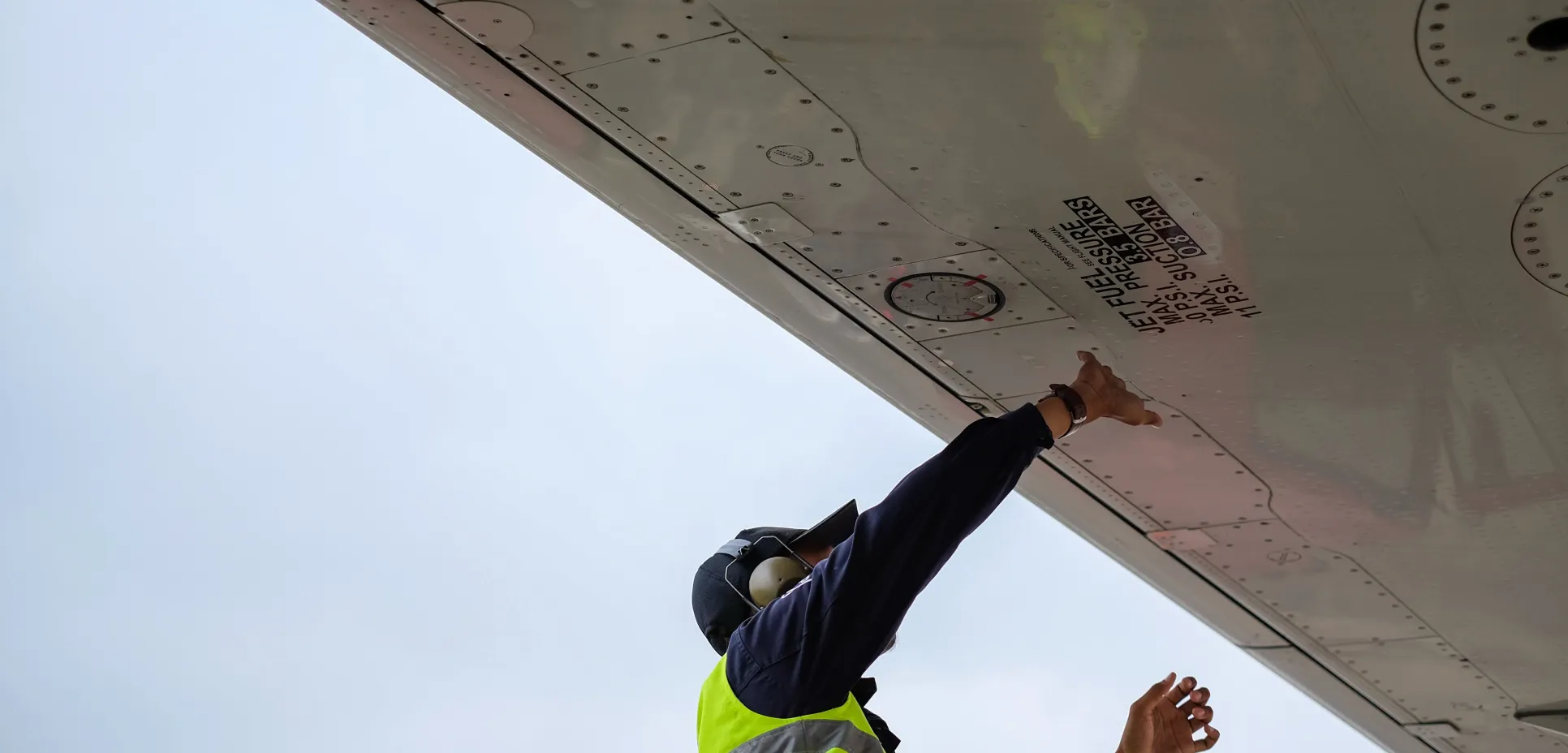 Airplane mechanic