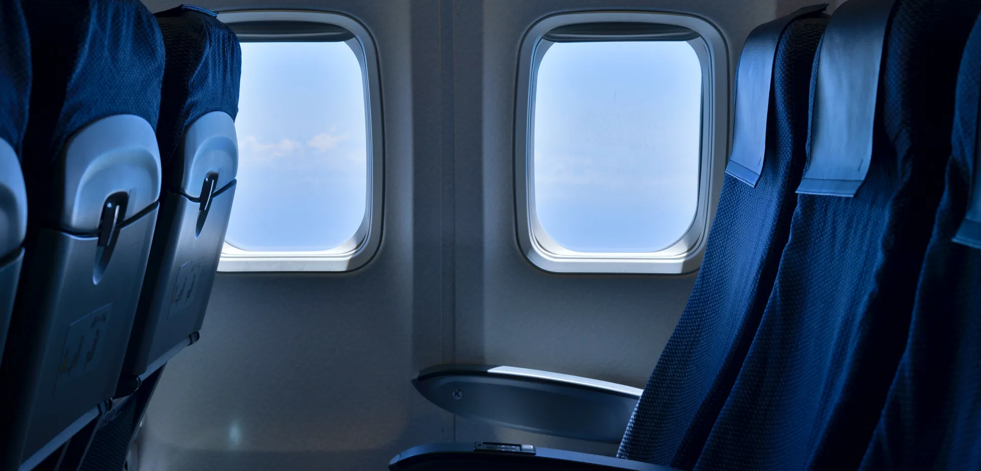 Airplane seat