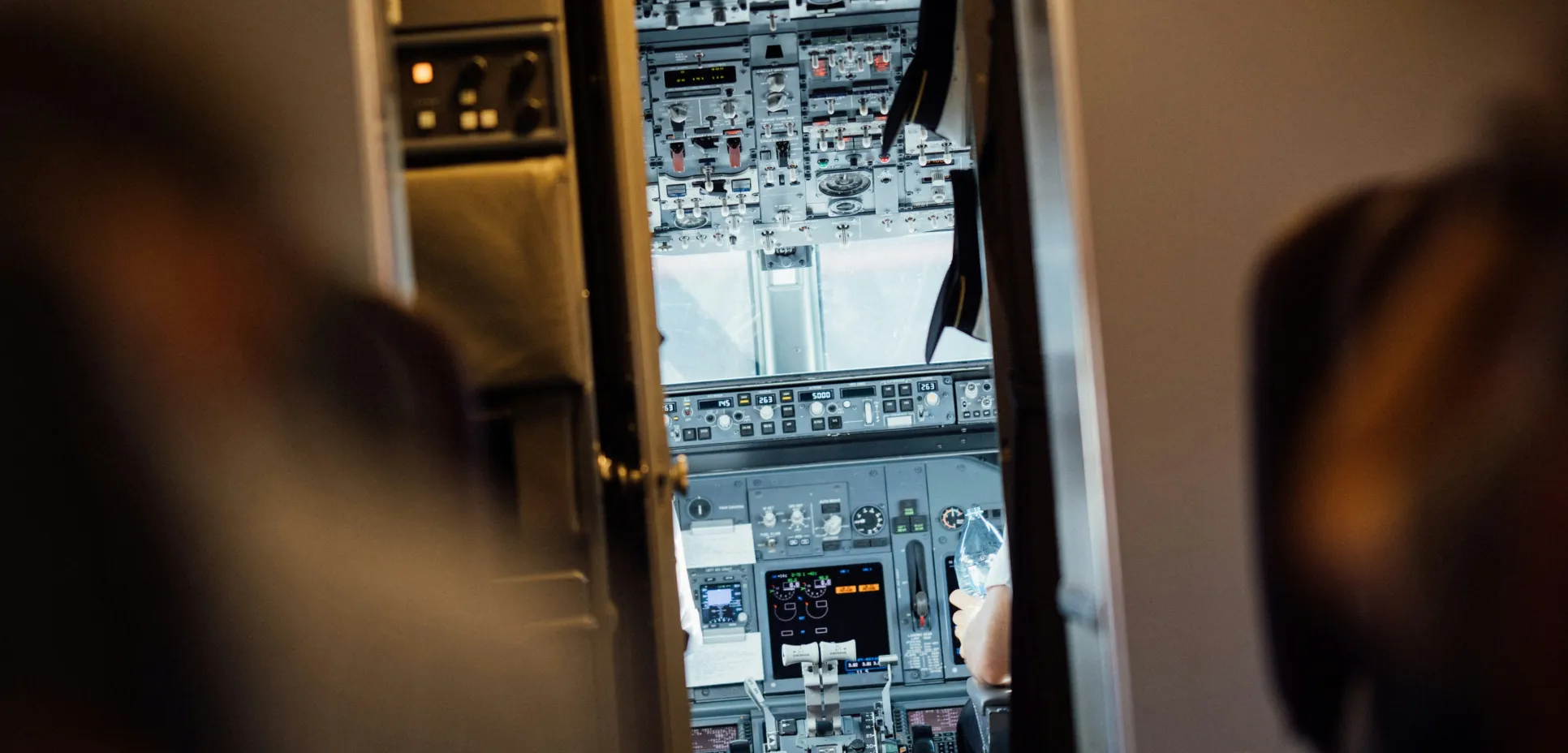 Open cockpit in plane