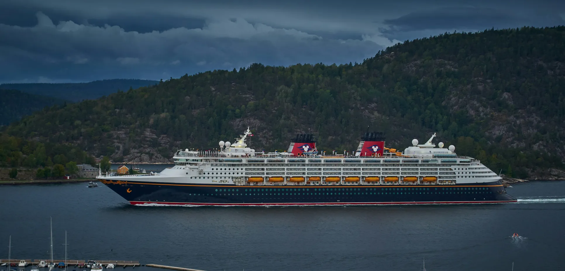 Disney cruise ship