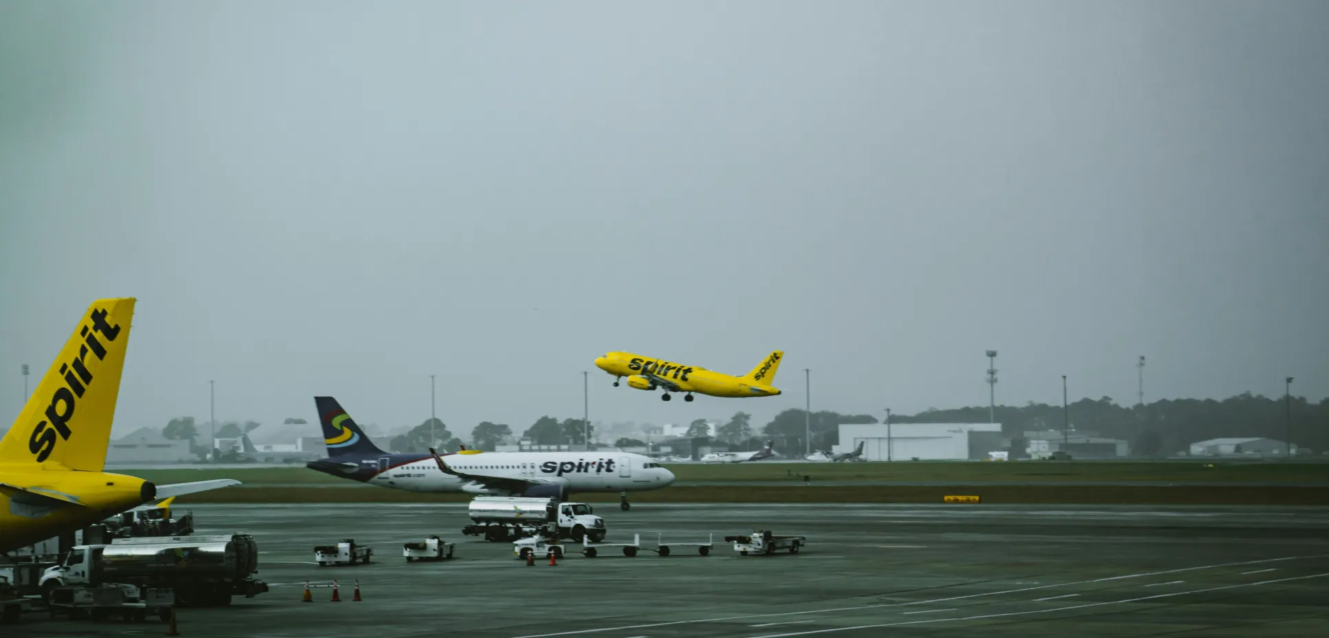 Spirit airplanes