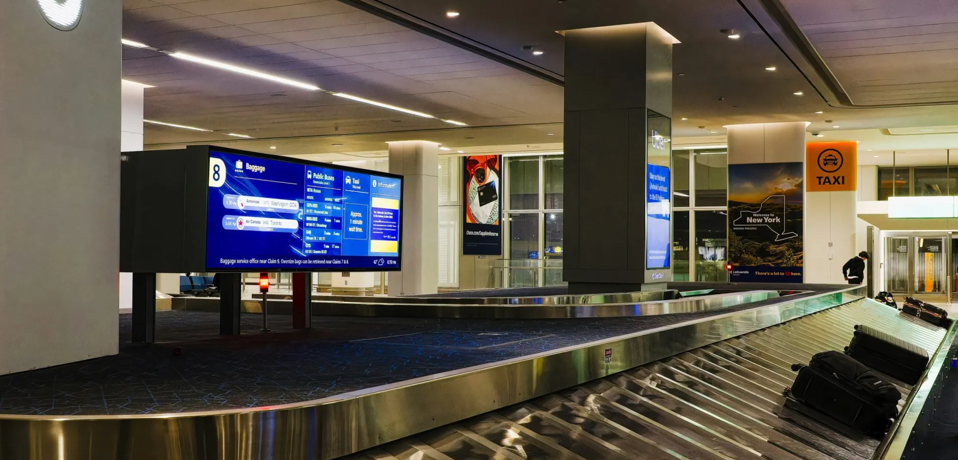 Baggage claim carousel scaled e1775889673413